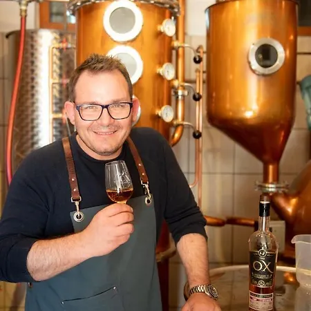 酒店 & Restaurant Zum Ochsen -ox Distillery 3*