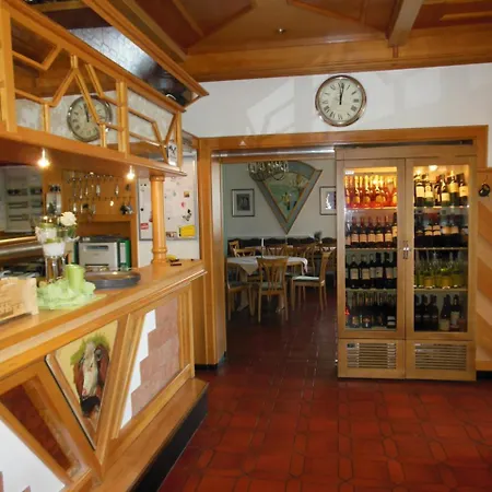 호텔 & Restaurant Zum Ochsen -ox Distillery