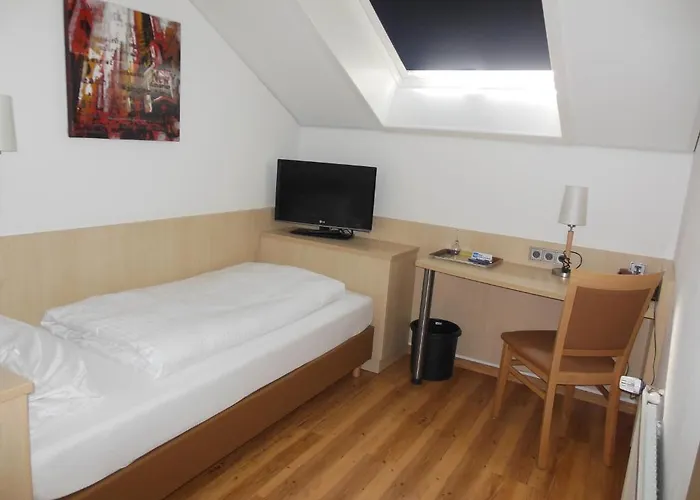 & Restaurant Zum Ochsen 3* Hoesbach