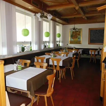 & Restaurant Zum Ochsen -ox Distillery Hotel Hösbach