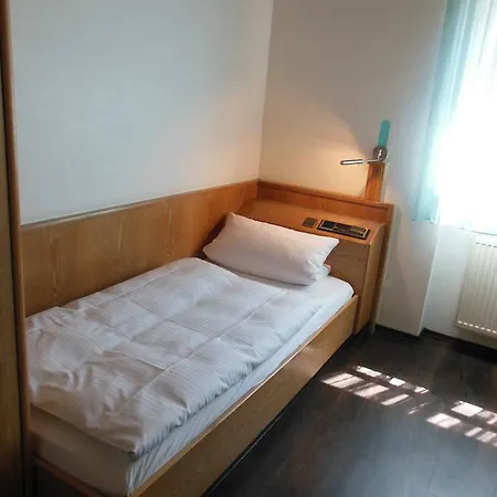 & Restaurant Zum Ochsen -ox Distillery Hotel 3*