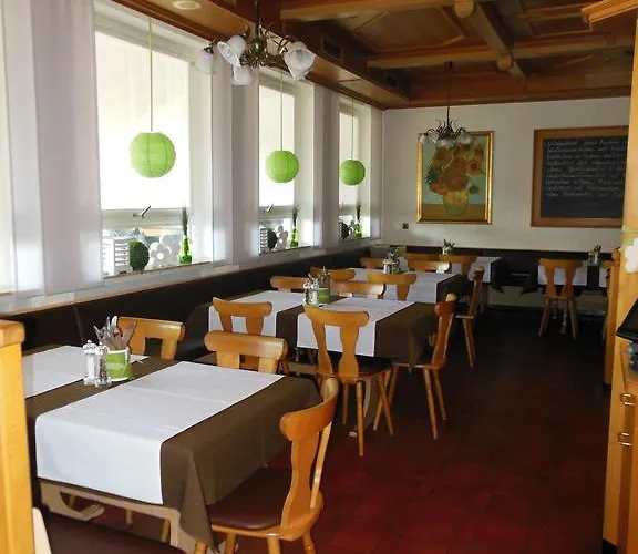 & Restaurant Zum Ochsen -ox Distillery Szálloda Hösbach